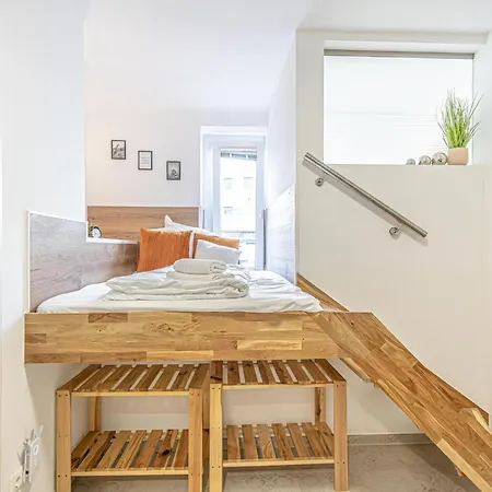 Modern & Air Condition 5br, Near Danube River