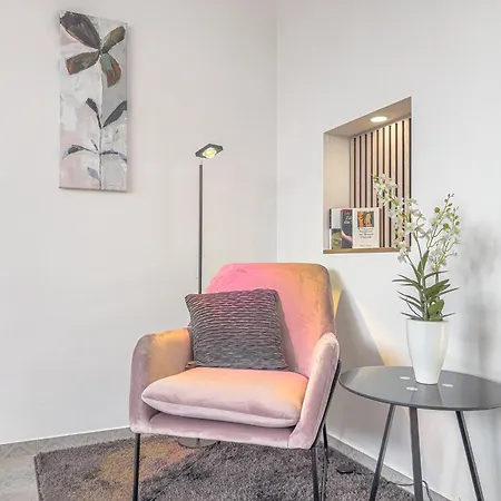 דירה Modern & Air Condition 5br, Near Danube River *