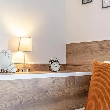 Modern & Air Condition 5br, Near Danube River קרמס אן דר דונאו