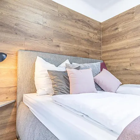 דירה Modern & Air Condition 5br, Near Danube River