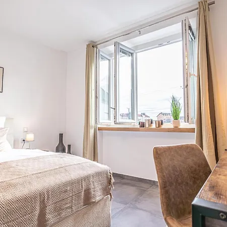 Modern & Air Condition 5br, Near Danube River *