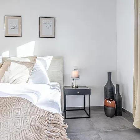 Modern & Air Condition 5br, Near Danube River *