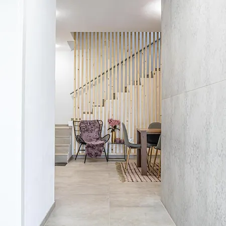 Modern & Air Condition 5br, Near Danube River דירה *