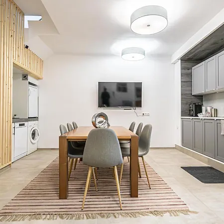 דירה Modern & Air Condition 5br, Near Danube River *