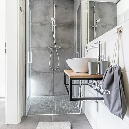 דירה Modern & Air Condition 5br, Near Danube River