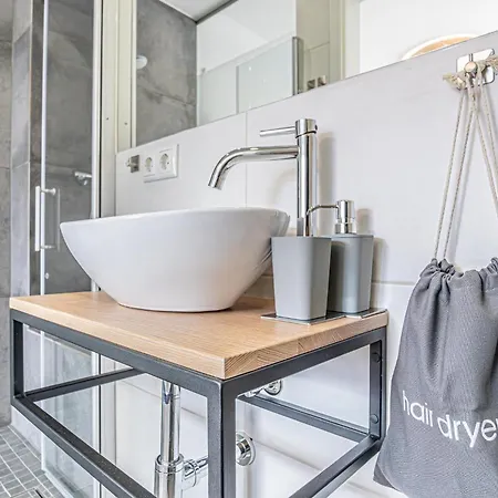 דירה Modern & Air Condition 5br, Near Danube River קרמס אן דר דונאו